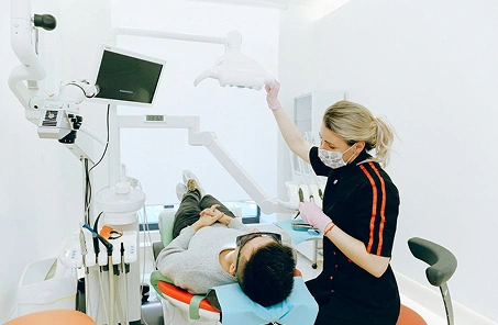 Tips for Maintaining a Healthy Smile Between Dental Visits